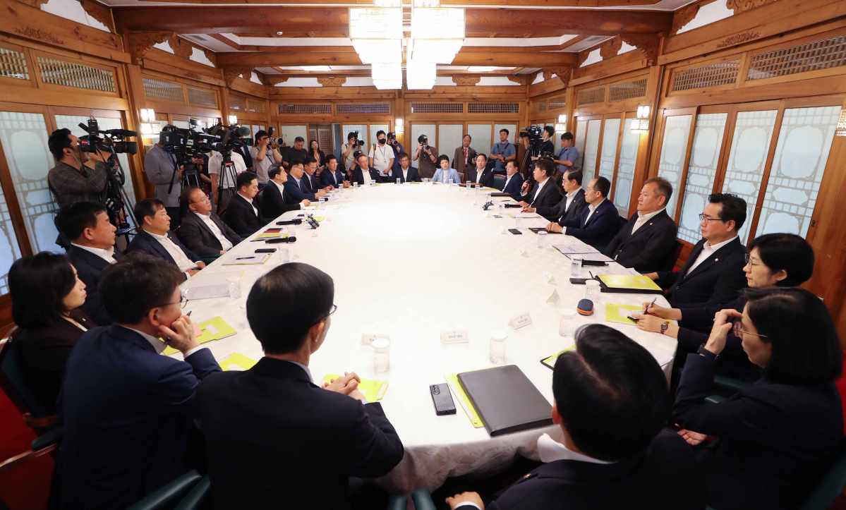 ▲28일 오전 서울 총리공관에서 제11차 고위당정협의회가 열리고 있다. (뉴시스)