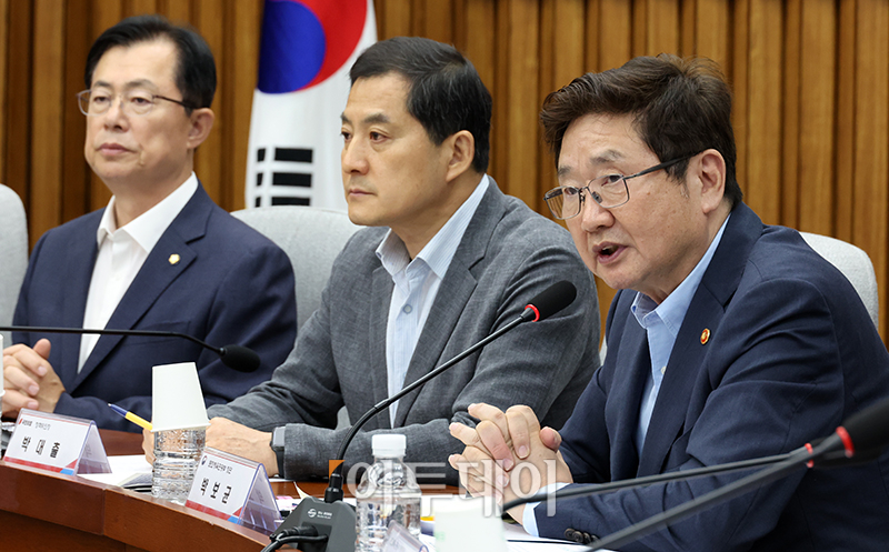 ▲박보균 문화체육관광부 장관이 31일 서울 여의도 국회에서 열린 K-콘텐츠 불법유통 근절대책 민당정 협의회에서 인사말을 하고 있다. 고이란 기자 photoeran@