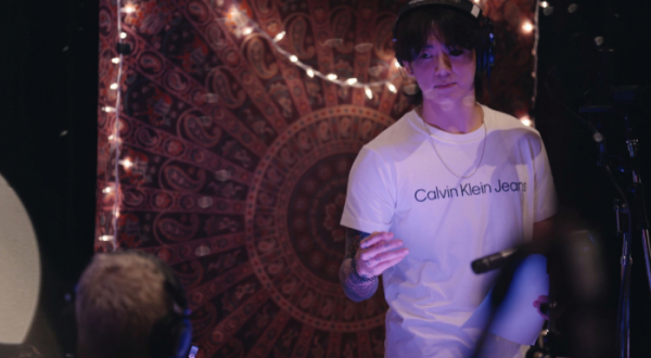 ▲방탄소년단 정국 솔로 싱글 'Seven' 레코딩 필름 갈무리(사진제공=빅히트뮤직)