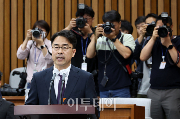 ▲권영준 대법관 후보자가 11일 서울 여의도 국회에서 열린 인사청문회에서 인사말을 하고 있다. 고이란 기자 photoeran@