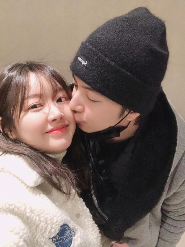 ▲구구단 출신 미미(왼쪽)와 교제 중인 천둥(사진=천둥 SNS)