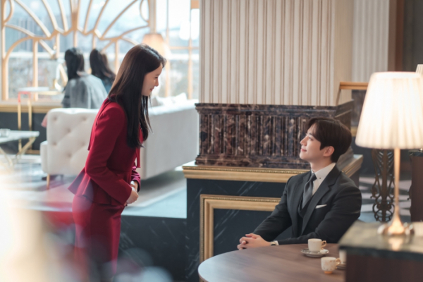 ▲'킹더랜드' 9회(사진 제공=앤피오엔터테인먼트, 바이포엠스튜디오, SLL)