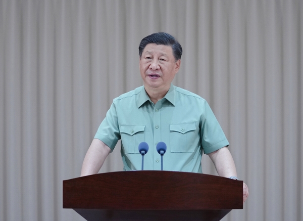 ▲시진핑 중국 국가주석이 6일 인민해방군 동부 사령부를 찾아 연설하고 있다. 장쑤성(중국)/EPA연합뉴스
