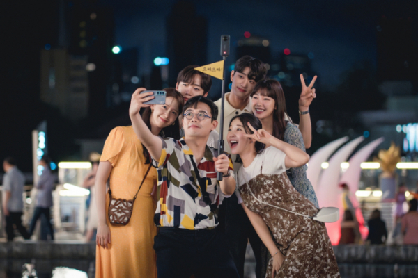 ▲'킹더랜드' (사진제공=앤피오엔터테인먼트, 바이포엠스튜디오, SLL )