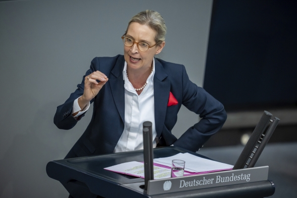 ▲독일 극우 정당 독일을위한대안(AfD)의 알리체 바이델 공동 원내대표가 7일 의회에서 연설하고 있다. 베를린/AP뉴시스
