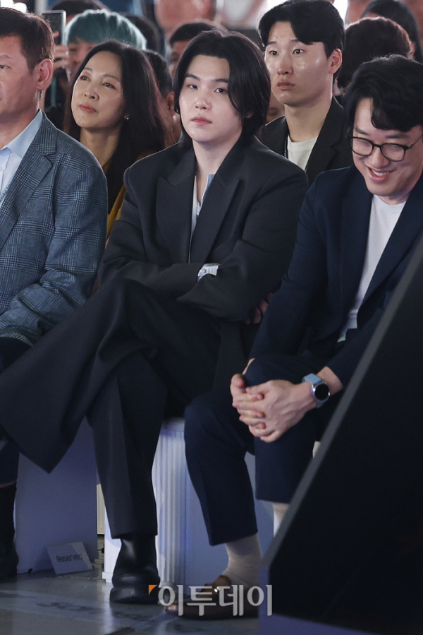 ▲방탄소년단 슈가가 26일 서울 강남구 코엑스에서 열린 갤럭시 언팩 행사에 참석해 있다. 조현호 기자 hyunho@