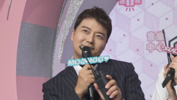 ▲'나혼자산다' 전현무 음악중심 스페셜 MC(사진제공=MBC)