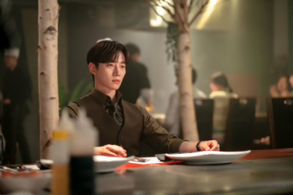 ▲'킹더랜드' 13회(사진 제공=앤피오엔터테인먼트, 바이포엠스튜디오, SLL)