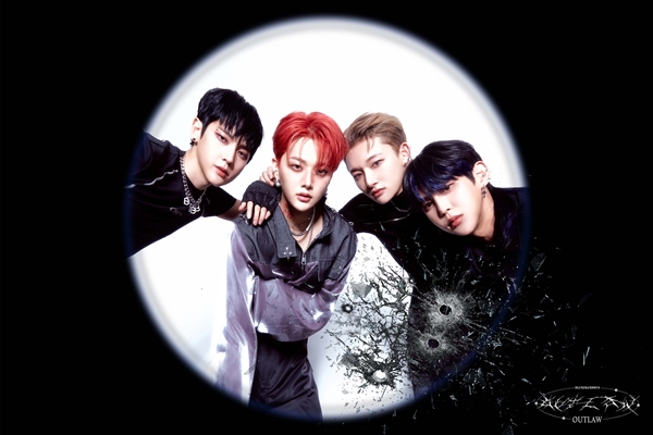 ▲청공소년(사진=크롬엔터테인먼트)