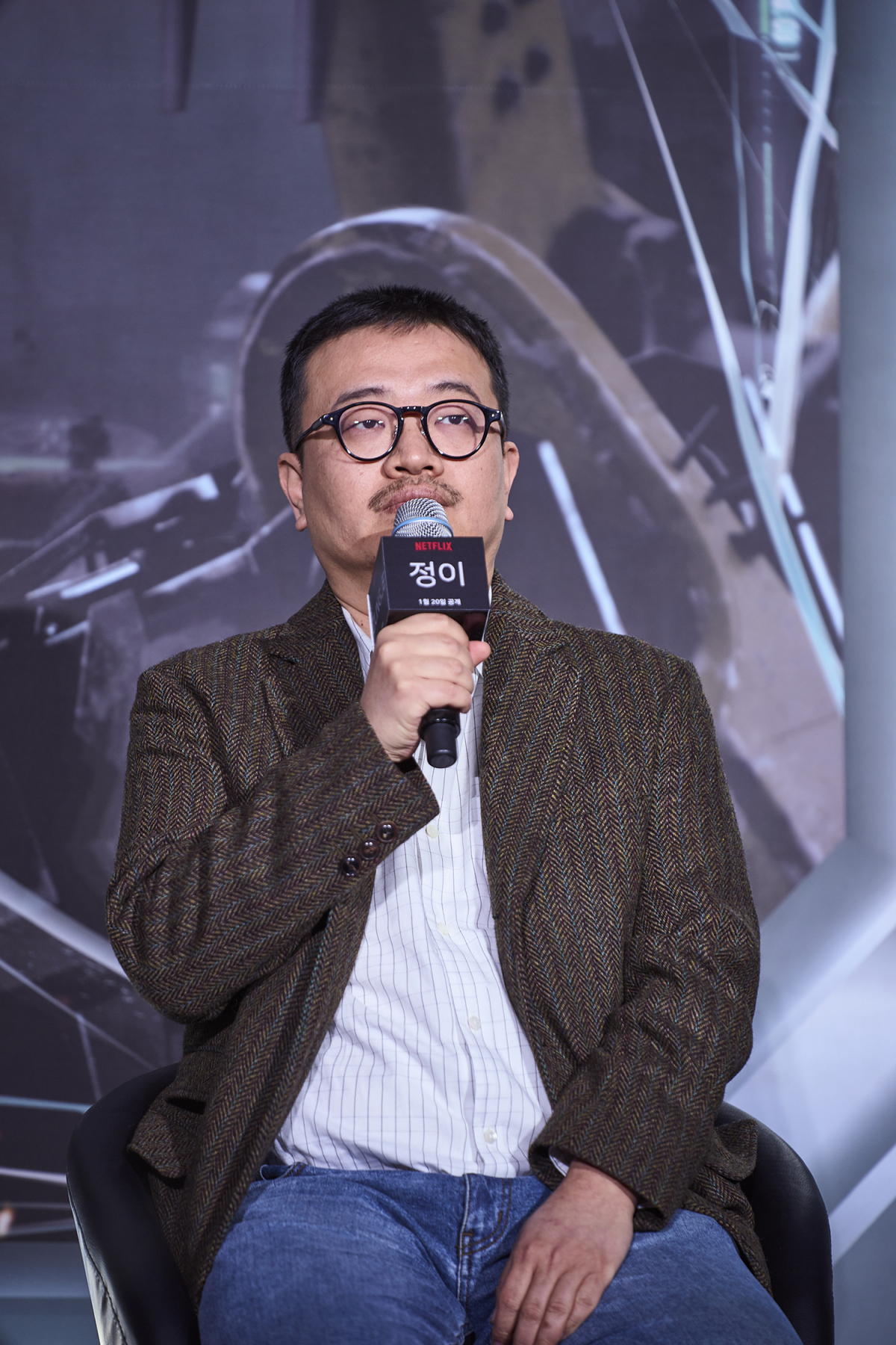 ▲올해 1월 넷플릭스 '정이' 제작보고회에 참석한 연상호 감독. 연 감독은 흥행작 '부산행' 이전까지 '돼지의 왕', '사이비' 등 애니메이션을 주로 연출했다.