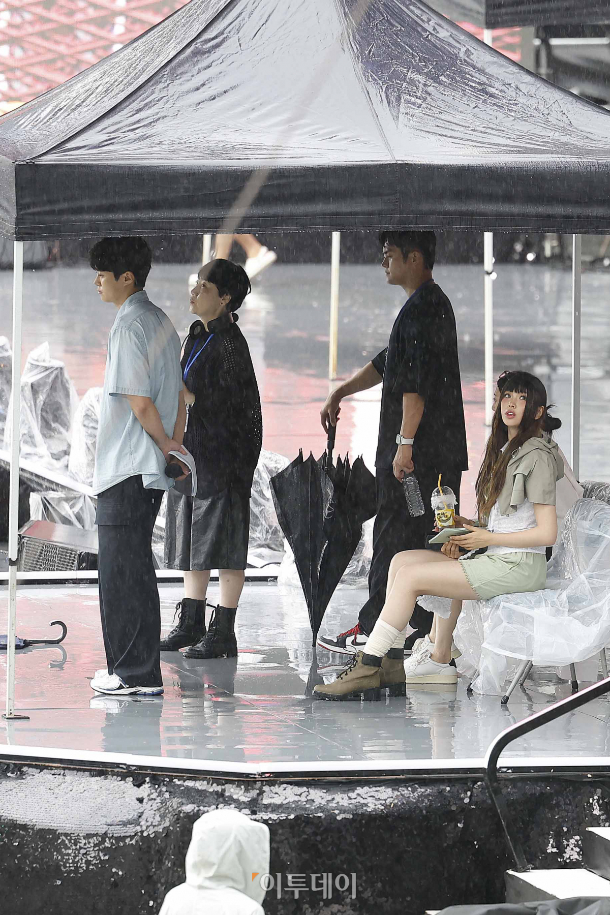 ▲2023 새만금 제25회 세계스카우트 잼버리 폐영식과 K-POP 슈퍼 라이브가 열리는 11일 오후 서울 마포구 서울월드컵경기장에서 배우 공명, 있지 유나, 뉴진스 혜인이 리허설을 하고 있다. 조현호 기자 hyunho@