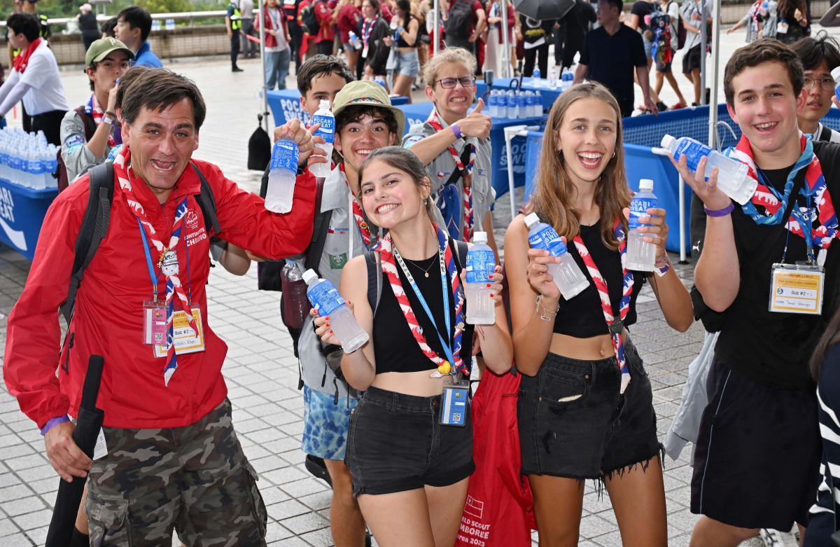 ▲잼버리 대원들이 11일 오후 서울 마포구 서울월드컵경기장에서 열릴 ‘2023 새만금 세계스카우트잼버리 폐영식과 K팝 슈퍼 라이브 콘서트’를 앞두고 행사장으로 이동하고 있다. 사진공동취재단