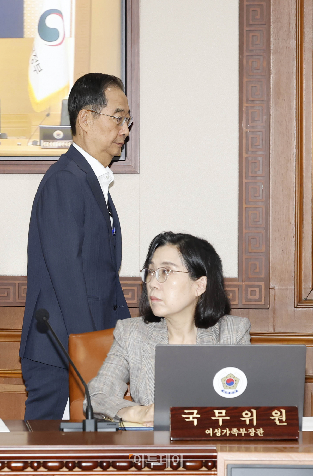 ▲한덕수 국무총리가 14일 오전 서울 종로구 정부서울청사에서 열린 국무회의에 참석하고 있다. 조현호 기자 hyunho@