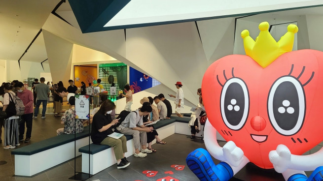 ▲래미안 라그란데 견본주택 내부 (사진제공=삼성물산)