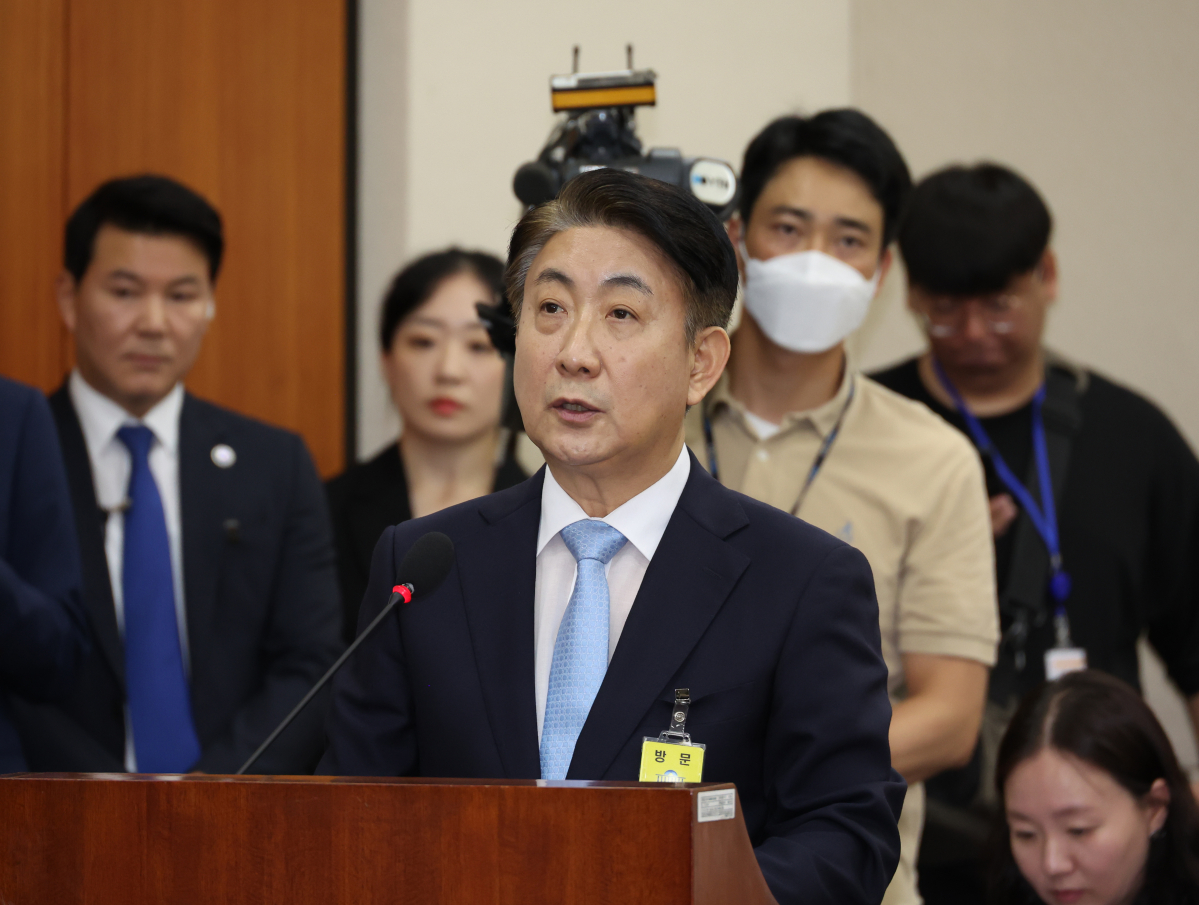 ▲이동관 방송통신위원장 후보자가 18일 국회에서 열리는 인사청문회에서 발언하고 있다.  (사진제공=연합)