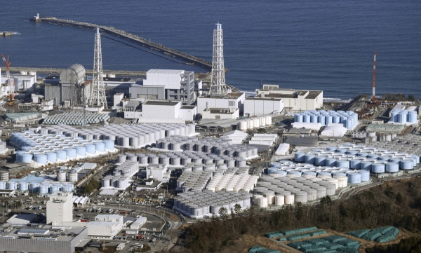 ▲오염수 방류를 앞둔 후쿠시마 제1원전의 전경이 보인다. 오쿠마(일본)/AP연합뉴스
