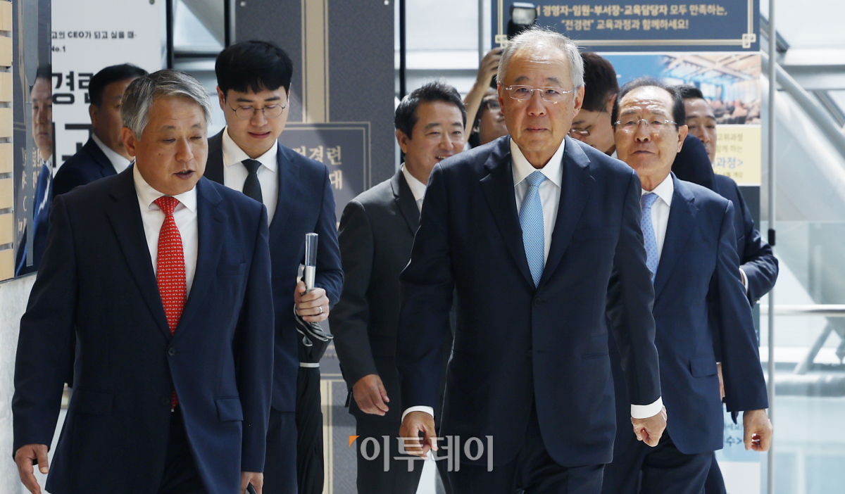 ▲류진 전국경제인연합회 신임 회장(풍산그룹 회장)이 22일 서울 영등포구 전경련회관 컨퍼런스센터에서 열린 2023년도 전국경제인연합회 임시총회에 참석하고 있다. 조현호 기자 hyunho@