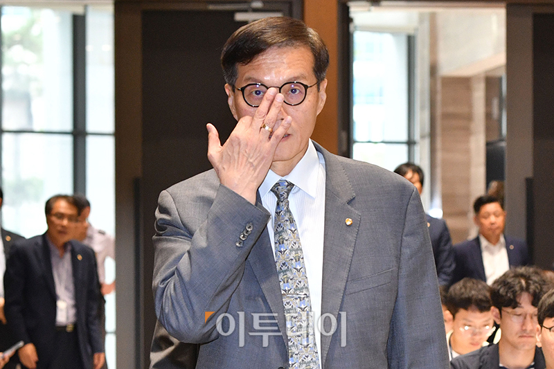 ▲이창용 한국은행 총재가 24일 서울 중구 한국은행에서 열린 8월 금통위 금리 결정에 대한 기자간담회를 하고 있다. 사진공동취재단