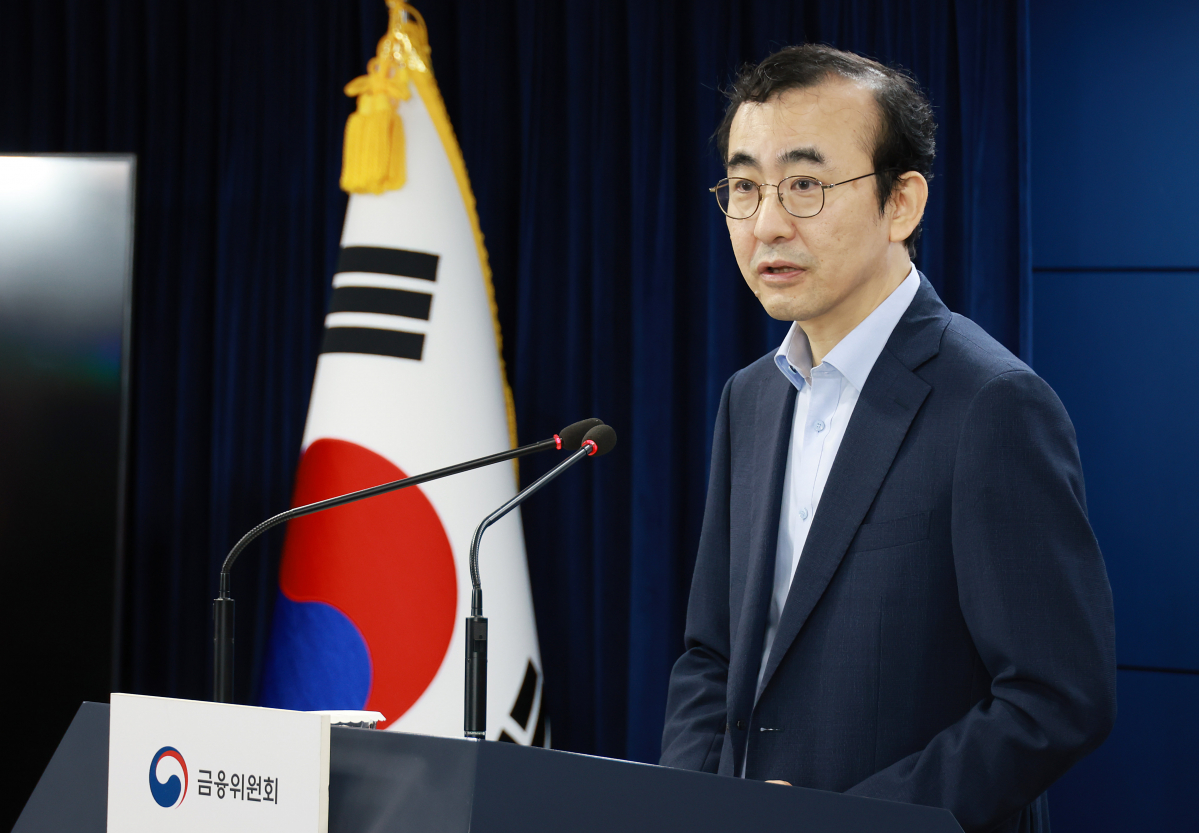 ▲이세훈 금융위원회 사무처장이 29일 오전 서울 종로구 정부서울청사 합동브리핑실에서 만기연장 상환유예 조치 연착륙 현황에 대해 브리핑하고 있다. (사진제공=금융위원회)