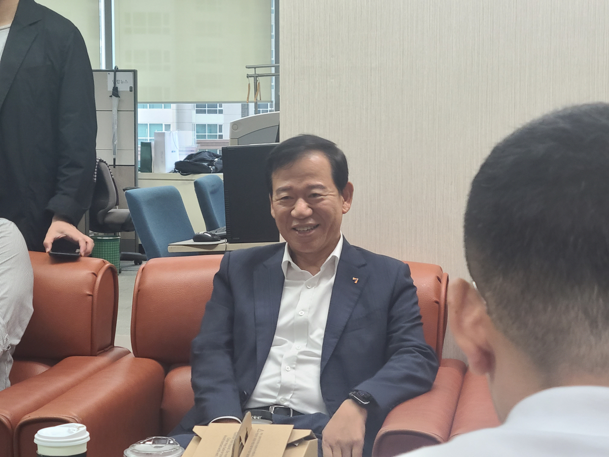 ▲서유석 금융투자협회 회장이 29일 서울 영등포구 금융투자협회에서 기자들과 이야기를 나누고 있다. (박민규 기자 pmk8989@)