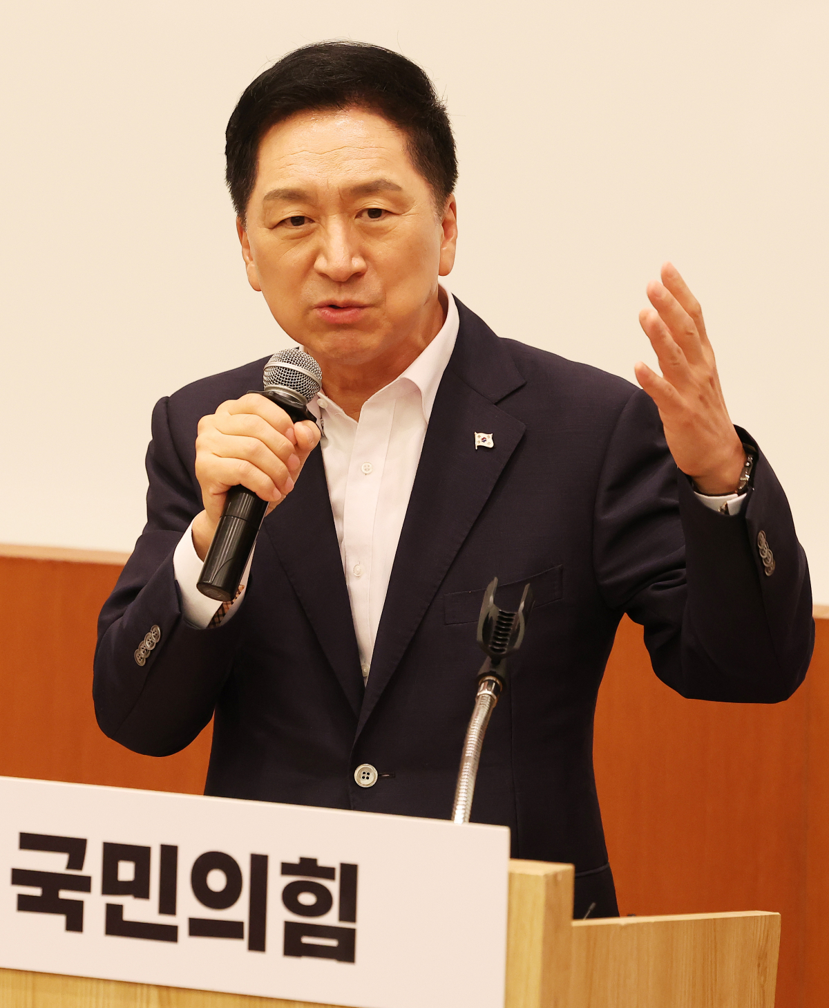 ▲국민의힘 김기현 대표가 30일 오후 경기도 광주시 곤지암 리조트에서 열린 경기도의회 국민의힘 현장정책회의에서 인사말을 하고 있다. (연합뉴스)