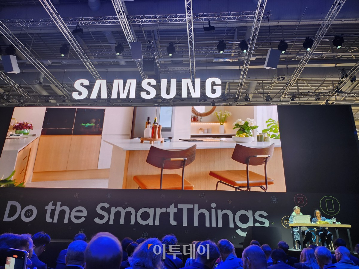 ▲독일 베를린에서 열리는 유럽 최대 가전 전시회 'IFA 2023' 개막 하루 전날, 전시장인 시티 큐브 베를린(City Cube Berlin)에서 하반기 신제품과 서비스를 소개하는 프레스 컨퍼런스를 개최했다. 유진의 jinny0536@