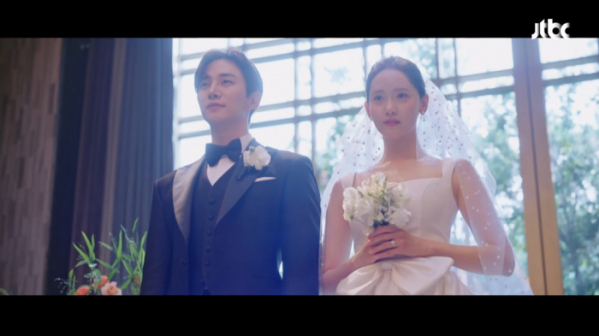 ▲'킹더랜드' 이준호, 윤아(사진=JTBC 방송화면 캡처)