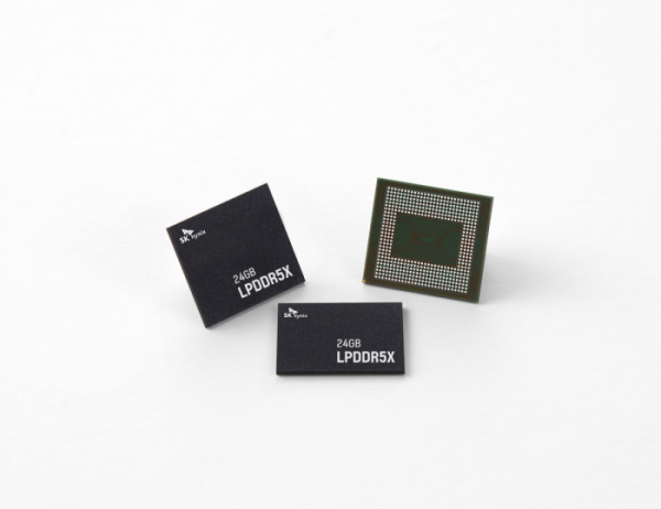 ▲SK하이닉스 24GB LPDDR5X 모바일 D램 (제공=SK하이닉스)