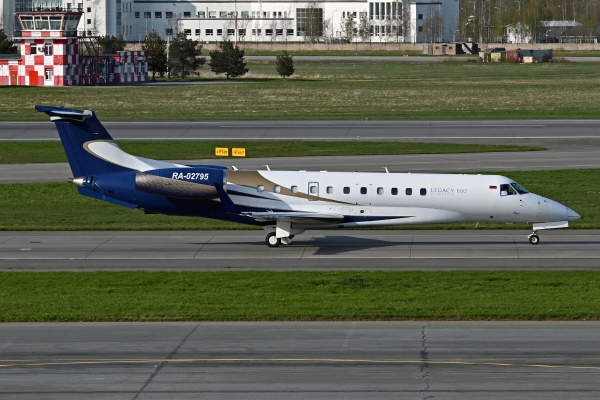▲러시아 트베리에 추락한 전용기 RA-02795가 2023년 5월 9일 러시아 상트페테르부르크 공항에서 이륙하고 있다. 상트페테르부르크(러시아)/AP뉴시스
