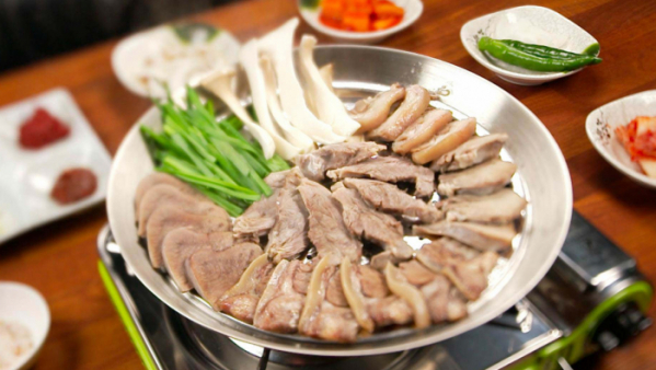 ▲‘고기서 만나' 속초(사진제공=채널A)