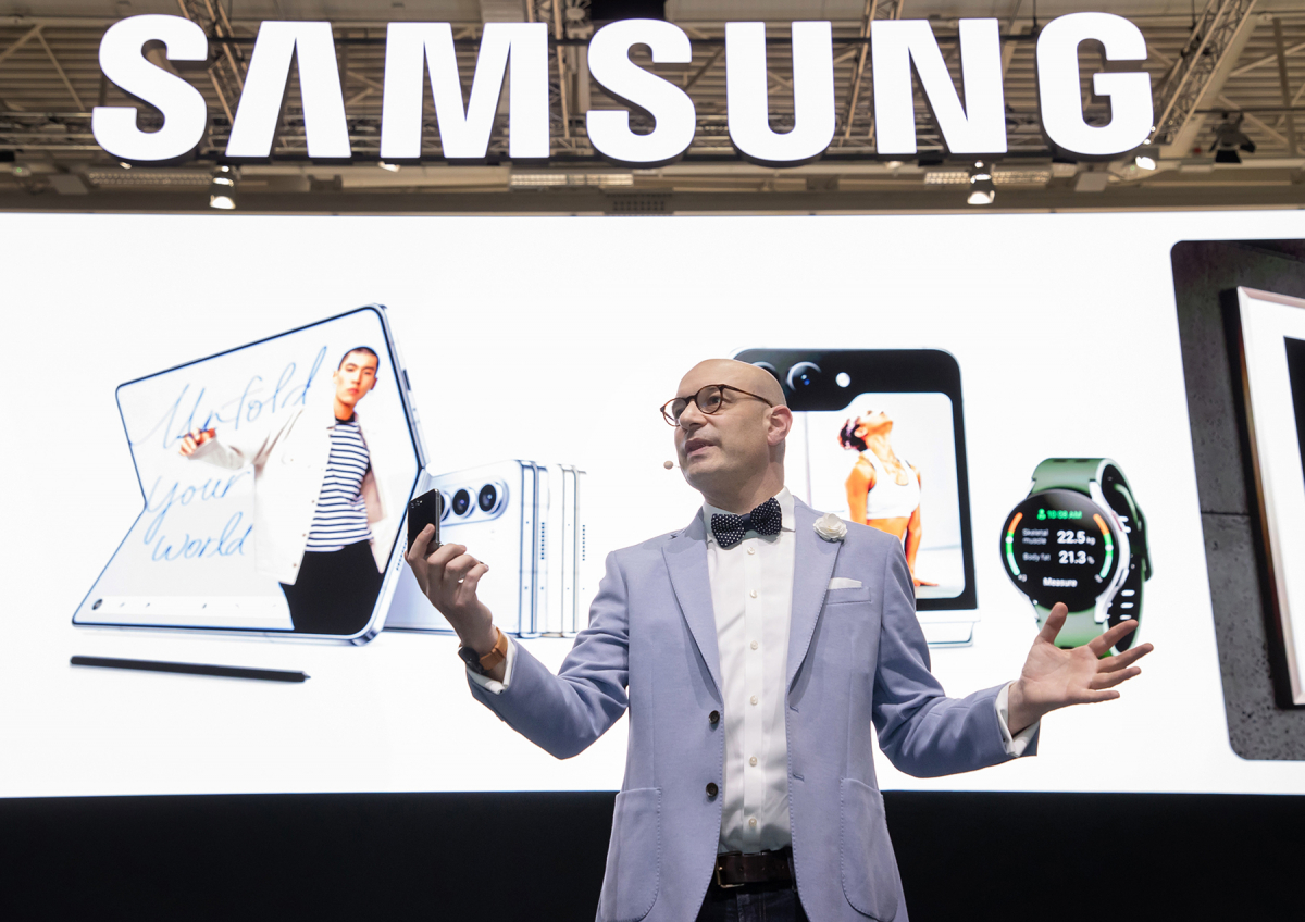 ▲31일(현지시간) 삼성 프레스 컨퍼런스에서 삼성전자 구주총괄 마케팅팀장 벤자민 브라운 상무가 '갤럭시 Z 플립5'와 '갤럭시 Z 폴드5'의 유럽 초기 판매가 신기록을 달성하고 있다고 밝혔다. (제공=삼성전자)