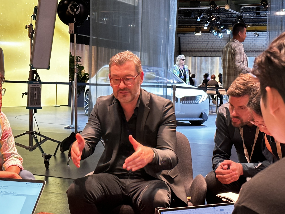 ▲인터뷰 중인 도마고 듀케 BMW 디자인 총괄. 오른쪽은 카이 랑어 BMW i 디자인 총괄. (사진제공=BMW코리아)