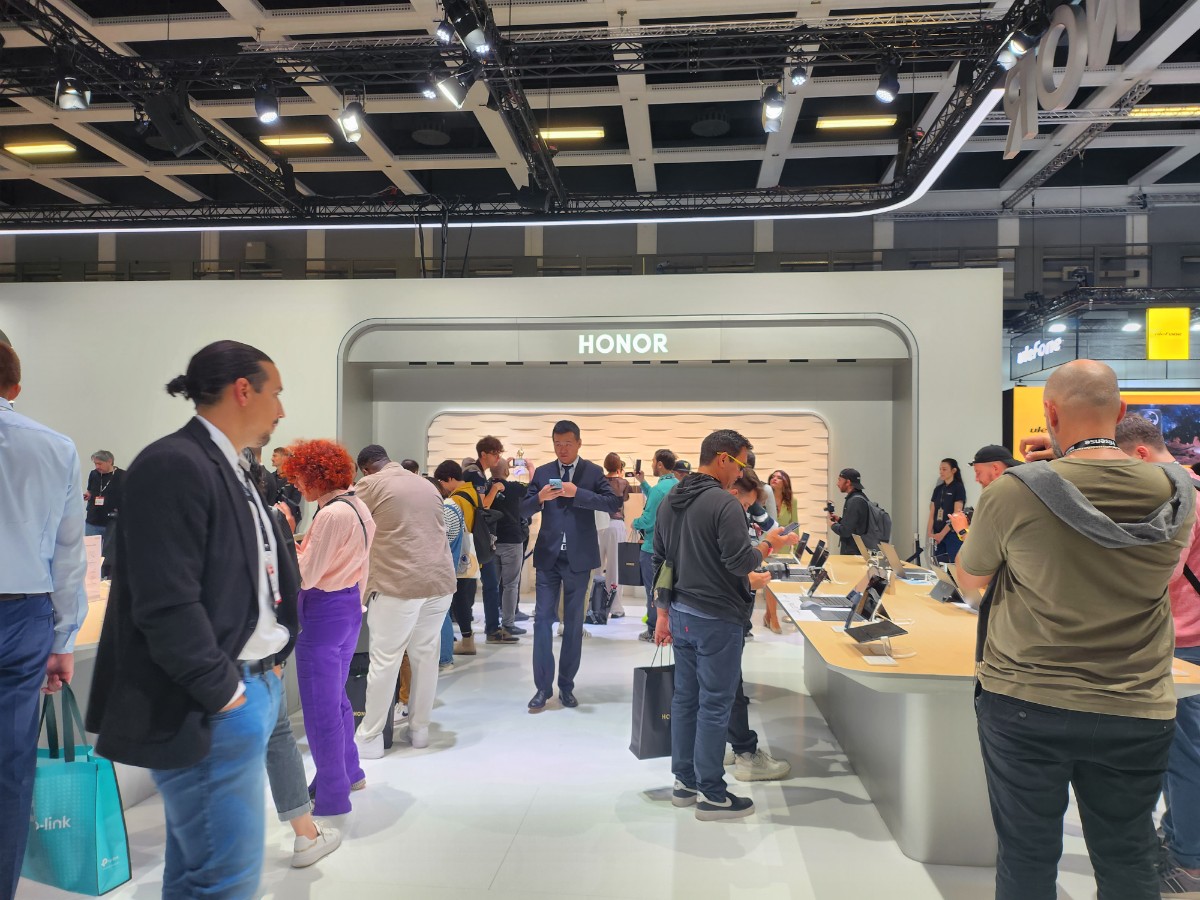 ▲방문객들로 가득찬 아너 전시장. (유진의 jinny0536@)