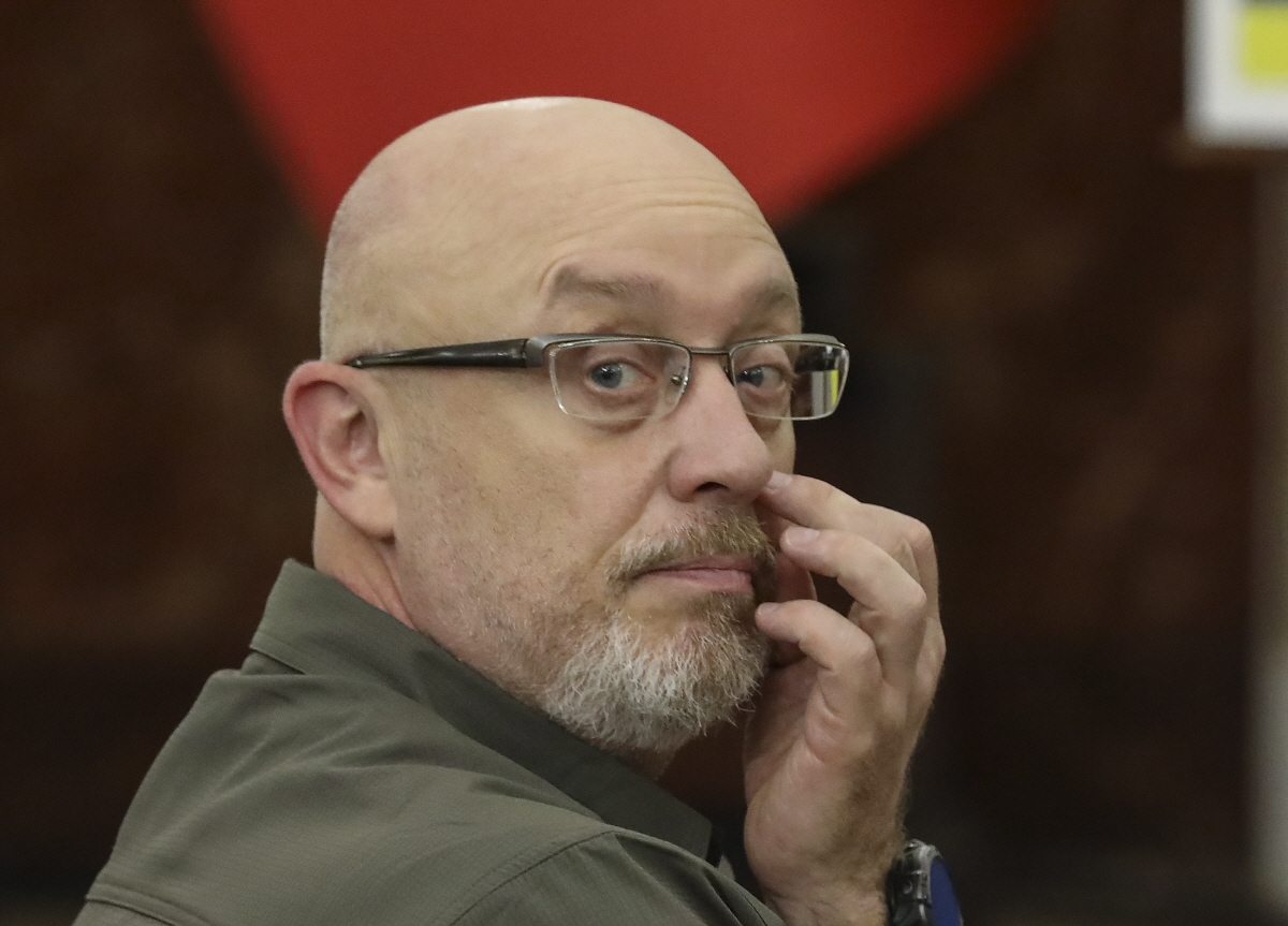 ▲올렉시 레즈니코우 우크라이나 장관이 지난해 7월 18일 기자회견을 준비하고 있다. 키이우/EPA연합뉴스