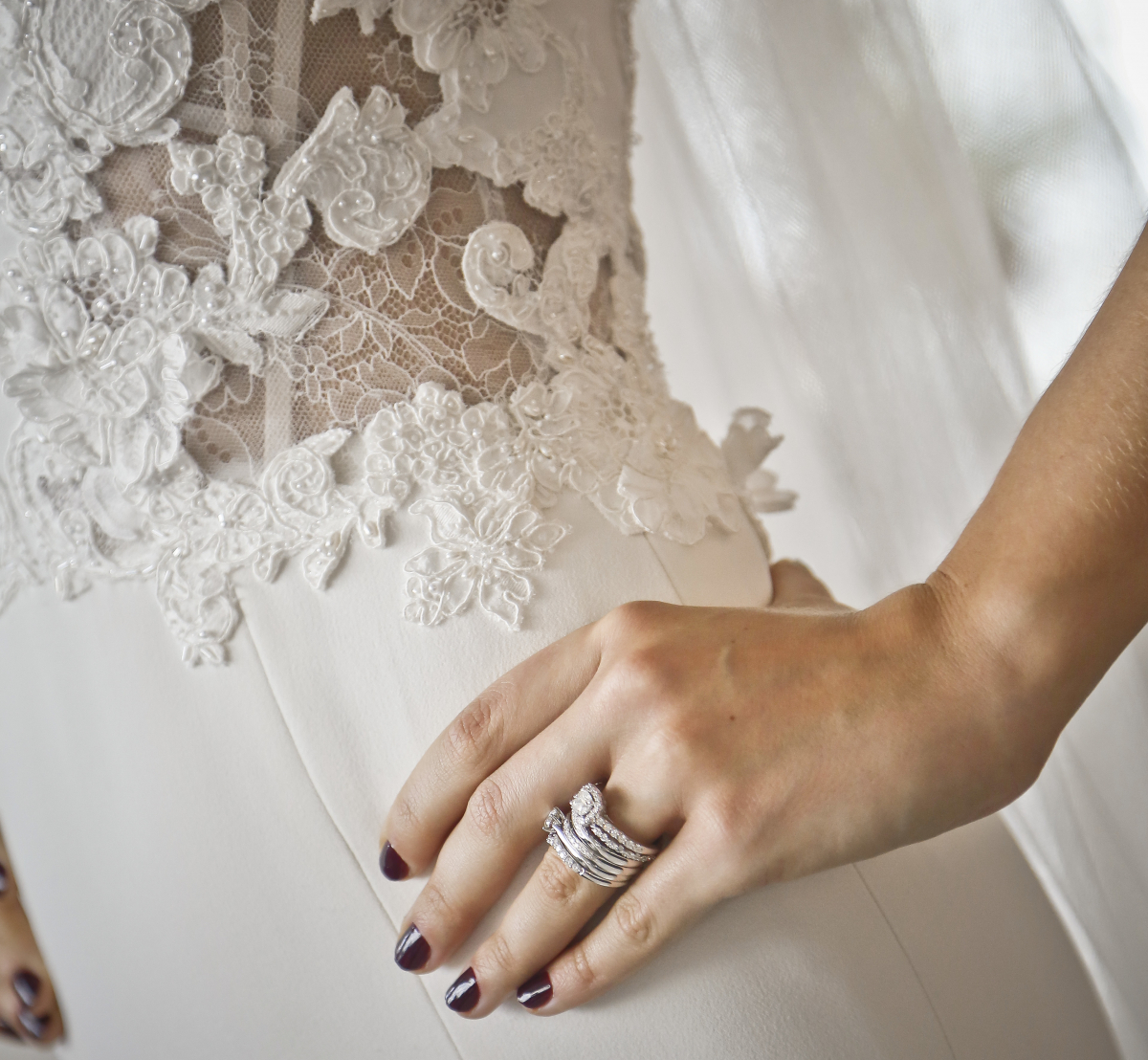 ▲2017년 미국 뉴욕에서 열린 한 전시회에서 헬츠버그 다이아몬드 약혼반지가 공개된 모습. 뉴욕/AP뉴시스