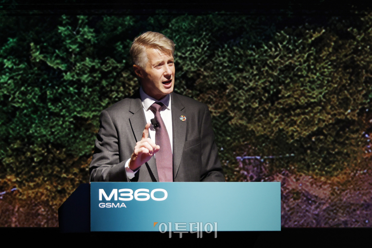 ▲마츠 그란리드 GSMA 사무총장이 7일 오전 서울 중구 웨스틴조선호텔에서 열린 세계이동통신사업자연합회(GSMA) 모바일 360 아시아태평양 콘퍼런스(M360 APAC)에서 기조연설을 하고 있다. 조현호 기자 hyunho@