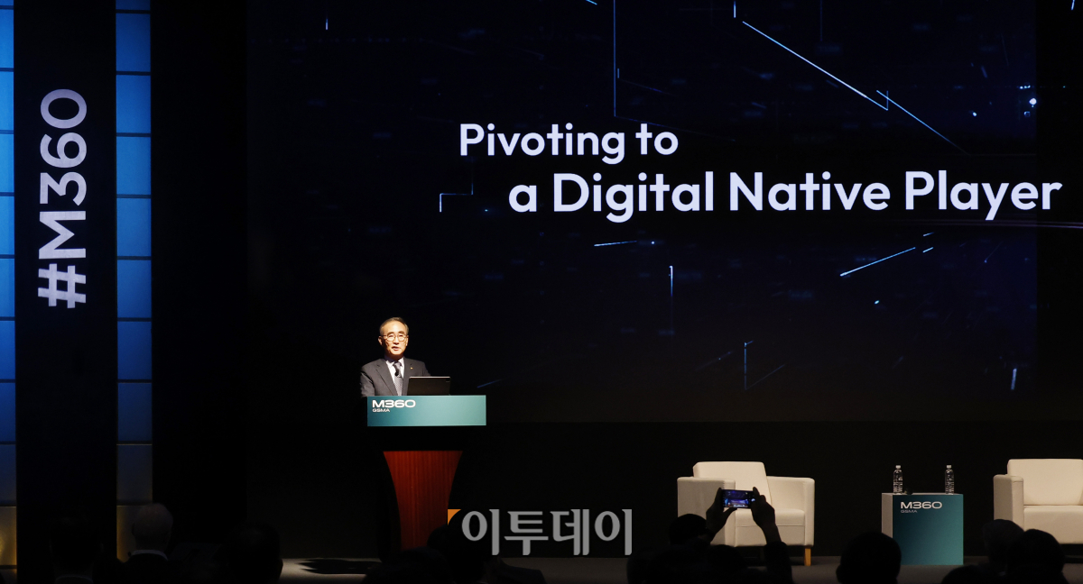 ▲김영섭 KT 대표가 7일 오전 서울 중구 웨스틴조선호텔에서 열린 세계이동통신사업자연합회(GSMA) 모바일 360 아시아태평양 콘퍼런스(M360 APAC)에서 기조연설을 하고 있다. 조현호 기자 hyunho@
