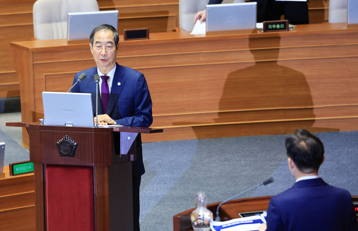 ▲한덕수 국무총리가 7일 국회에서 열린 본회의 대정부질문에서 더불어민주당 박범계 의원 질의에 답변하고 있다. (연합뉴스)