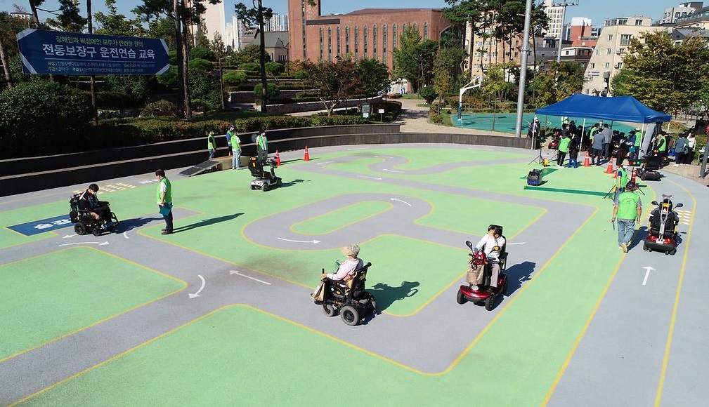 ▲서울 관악구의 전동보장구 운전연습장. (자료제공=관악구)