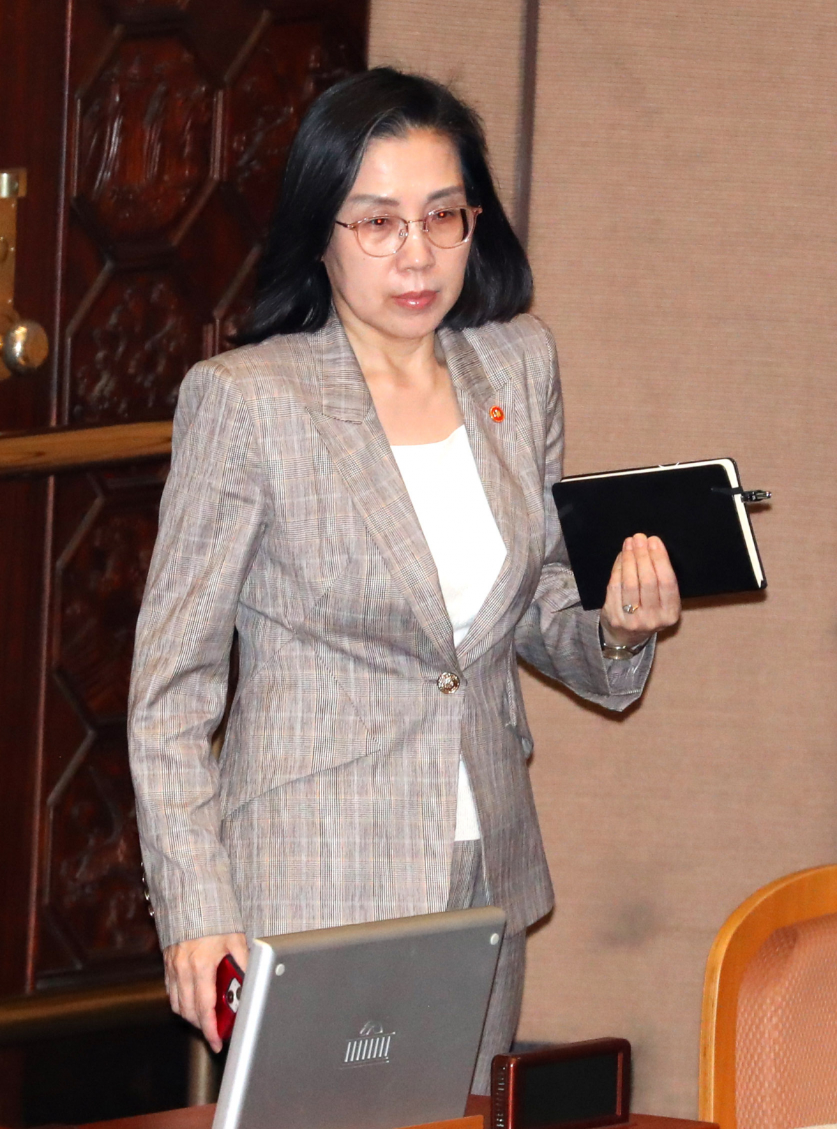 ▲ 김현숙 여성가족부 장관이 8일 오후 서울 여의도 국회 본회의장에서 열린 제410회국회(정기회) 5차 본회의 교육·사회·문화 분야 대정부 질문에 출석하고 있다.  (뉴시스)