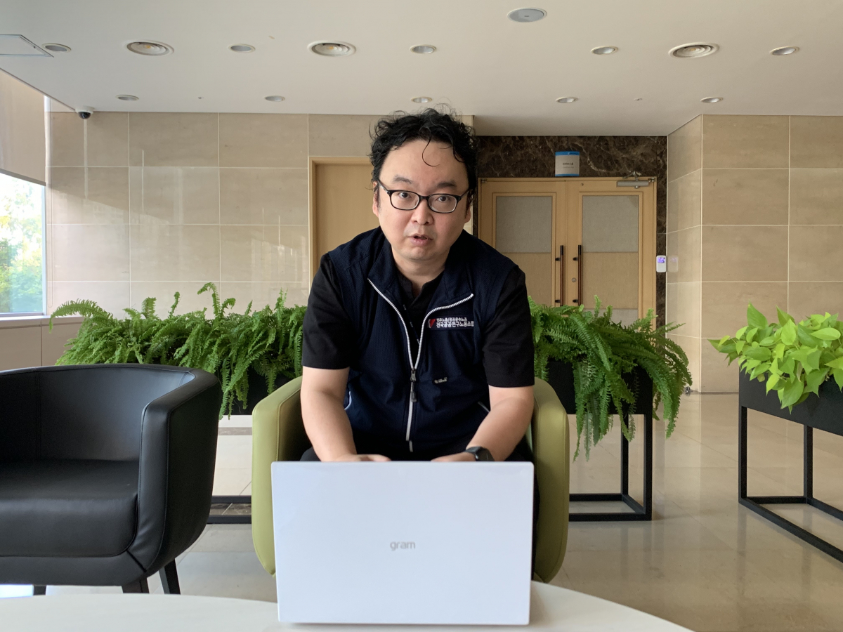 ▲이상근 한국전자통신연구원(ETRI) 선임연구원이 5일 대전 대전연구개발특구에서 이투데이와 인터뷰를 진행하고 있다. (김나리 기자)