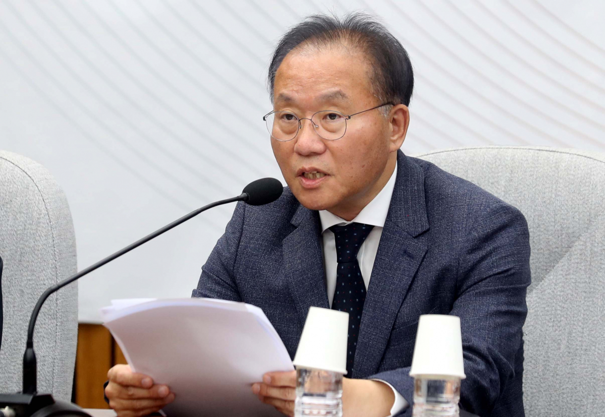 ▲윤재옥 국민의힘 원내대표가 15일 오후 서울 여의도 국회에서 열린 원내대책회의에서 발언을 하고 있다. (뉴시스)