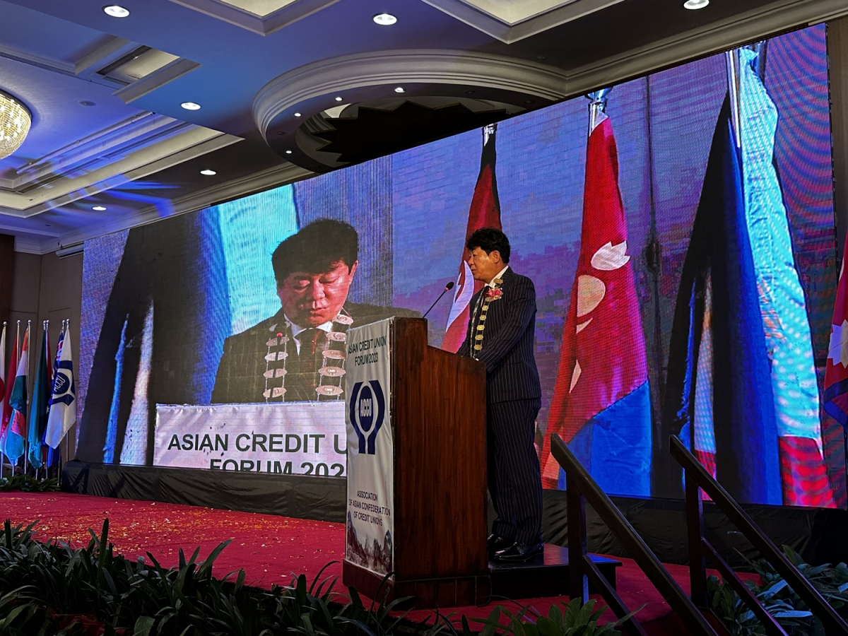 ▲네팔 카트만두에서 개최된 ‘2023 아시아신협 포럼 및 아시아신협연합회 연차총회’에서 김윤식 신협중앙회장 겸 아시아신협연합회장이 연설하고 있다. (사진제공=신협중앙회)