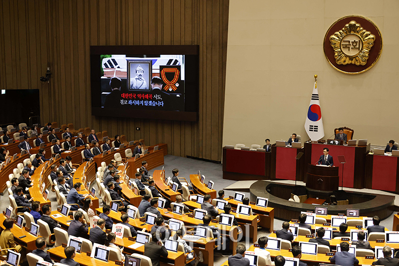 ▲박광온 더불어민주당 원내대표가 18일 서울 여의도 국회에서 열린 본회의에서 교섭단체 대표 연설을 하고 있다. 고이란 기자 photoeran@