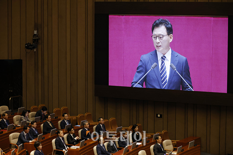 ▲박광온 더불어민주당 원내대표가 18일 서울 여의도 국회에서 열린 본회의에서 교섭단체 대표 연설을 하고 있다. 고이란 기자 photoeran@