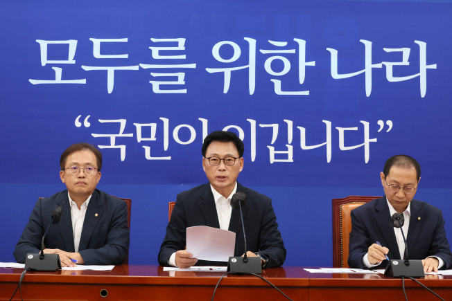 ▲더불어민주당 박광온 원내대표가 19일 국회에서 열린 원내대책회의에서 발언하고 있다. (연합뉴스)