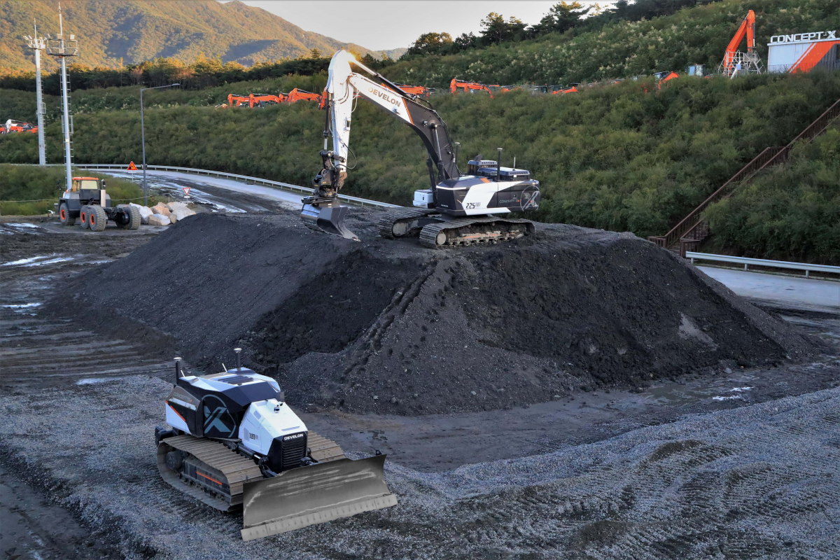▲Concept-X2 굴착기와 도저. (사진제공=HD현대사이트솔루션)