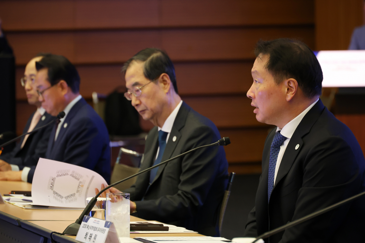 ▲2030 부산세계박람회 공동 유치위원장인 최태원 대한상의 회장이 26일 오후 서울 중구 대한상의 국제회의장에서 열린 제4차 유치위원회 회의에 참석해 발언하고 있다. (연합뉴스)