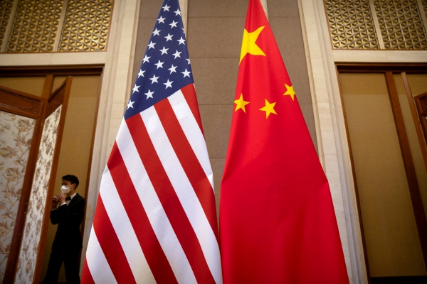 ▲중국 베이징 댜오위타이 국빈관에서 중국과 미국 국기가 보인다. 베이징/로이터연합뉴스
