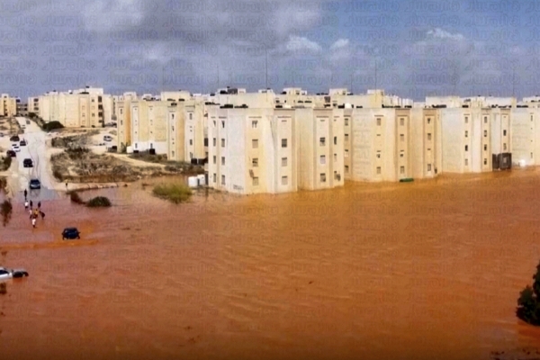 ▲폭풍우가 덮친 북아프리카 리비아 동부 도시 알마르즈의 거리가 11일(현지시간) 침수돼 있다. 알마르즈(리비아)/AP연합뉴스
